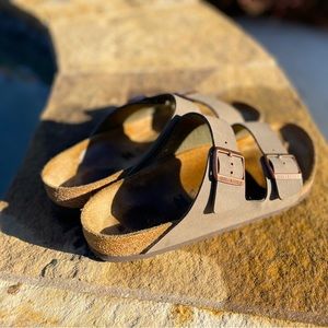 Birkenstock Arizona Stone Gray EUC Size 9 / 42